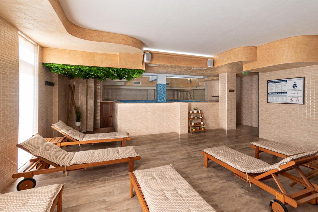 Баня Аква Ризорт Apartment Bagian luar foto