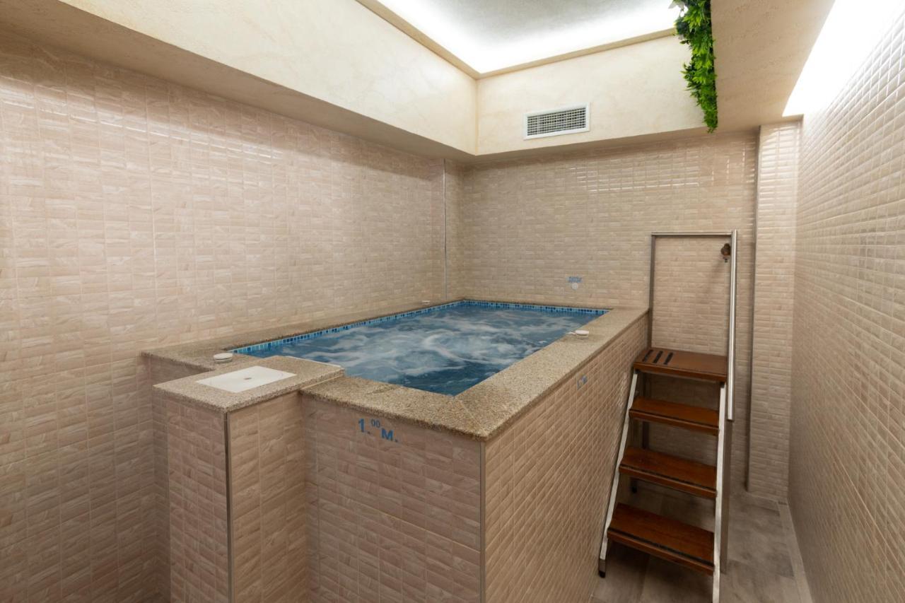 Баня Аква Ризорт Apartment Bagian luar foto